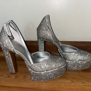 Gianni Bini Silver Sparkle Strap Shoes Prom Club Dance Show Party Glamour 10M
